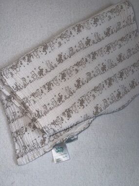 Disney Baby by aden + anais Winnie the Pooh and Friends Print Muslin Blanket